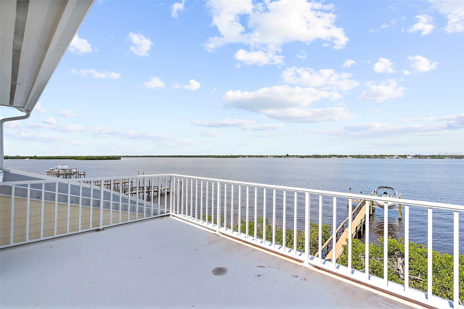 GALLEONS REACH - Residential