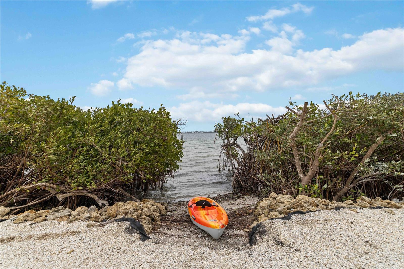 GALLEONS REACH - Residential