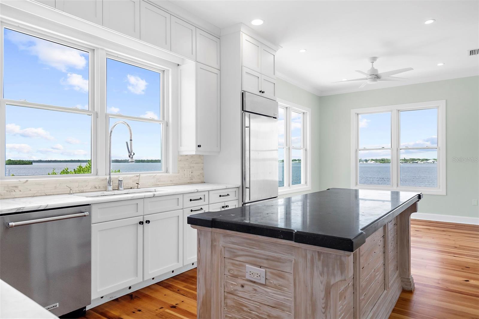 GALLEONS REACH - Residential