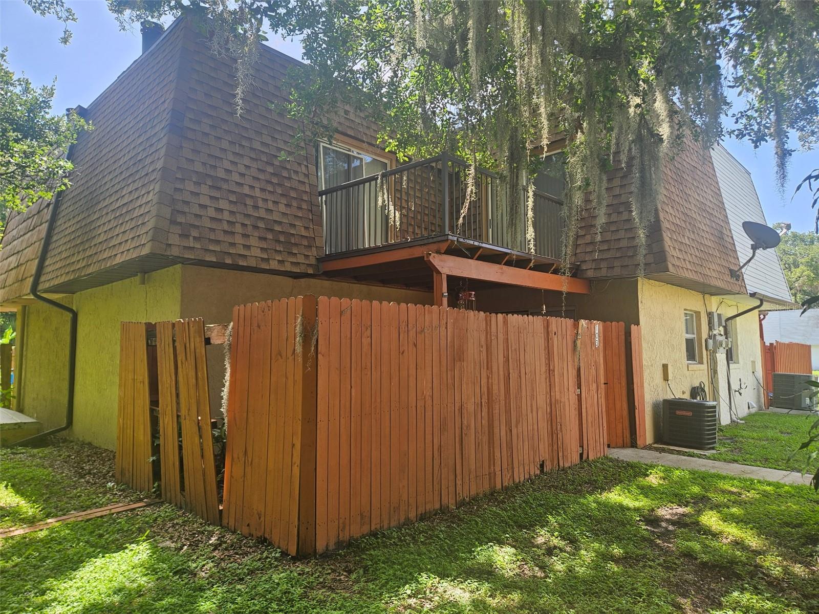 Welcome to your perfect Port Orange retreat! This charming 2-bedroom, 1.5-bath townhouse offers the ideal blend of comfort, convenience, and freedom—with NO HOA restrictions and land ownership included! Inside, you’ll find a bright, welcoming layout featuring an inside laundry area and a cozy kitchen that opens to your private patio—perfect for relaxing or entertaining.
Enjoy a prime location just minutes from top shopping and dining, healthcare facilities, Embry-Riddle Aeronautical University, and Palmer Chiropractic College. Whether you're a first-time homebuyer, student, or savvy investor, this home offers a low-maintenance lifestyle just 3 miles from the beach—all at a great price!
Don't miss this rare opportunity to own your own home in Port Orange and start "Living the Dream" today!.