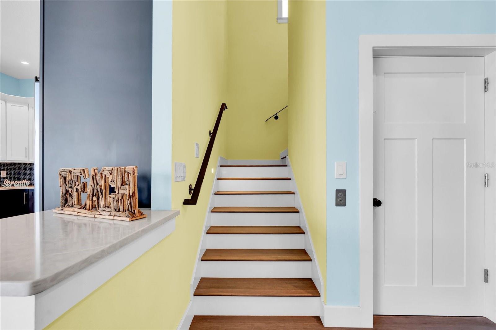 GOLDEN BEACH - Residential