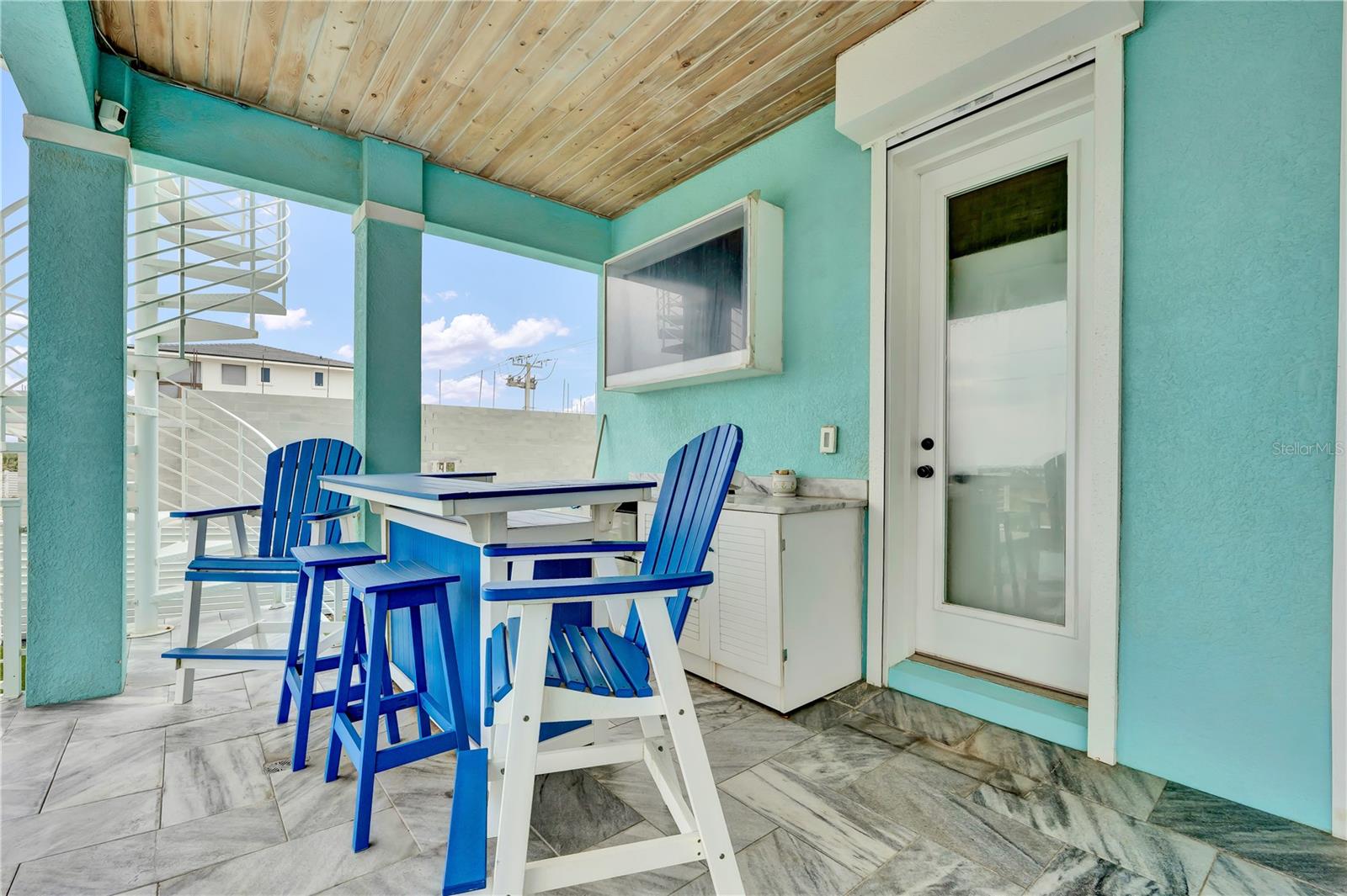 GOLDEN BEACH - Residential