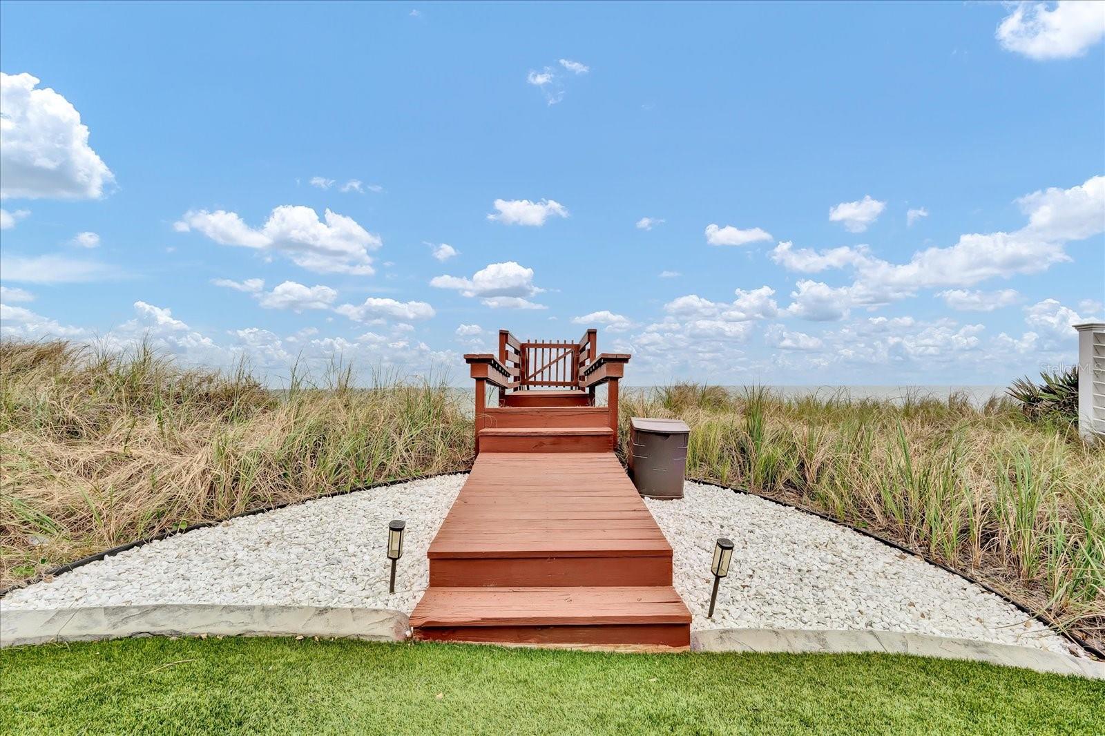 GOLDEN BEACH - Residential