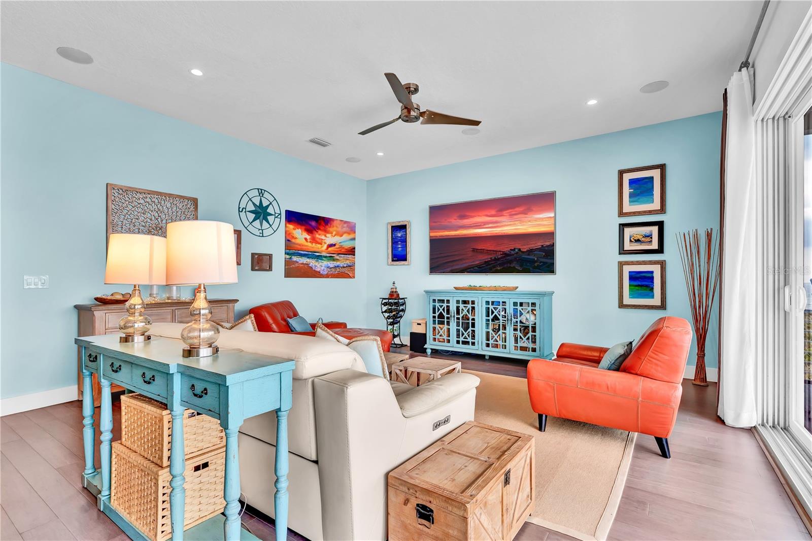 GOLDEN BEACH - Residential