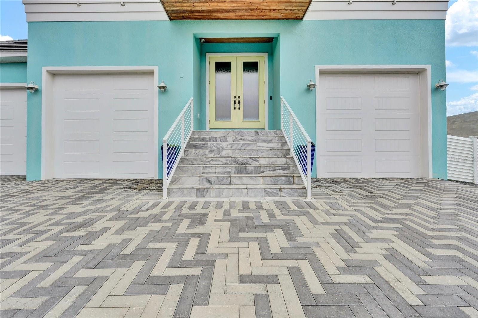 GOLDEN BEACH - Residential