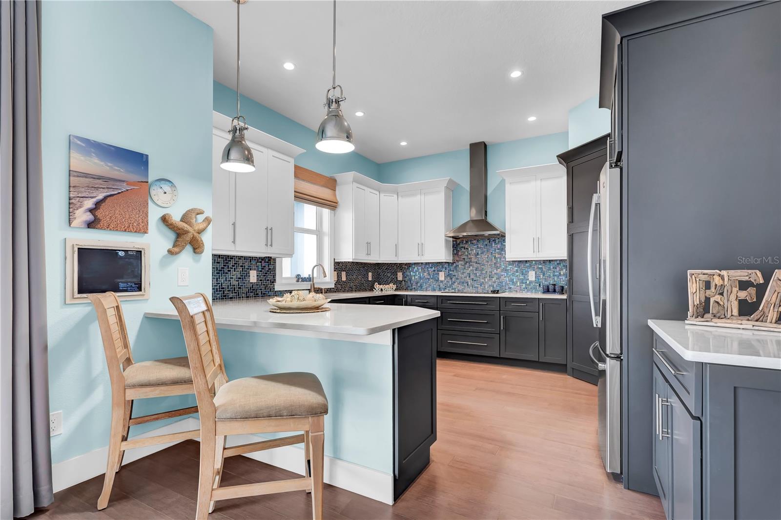 GOLDEN BEACH - Residential