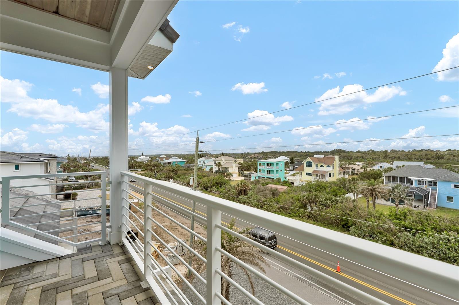 GOLDEN BEACH - Residential