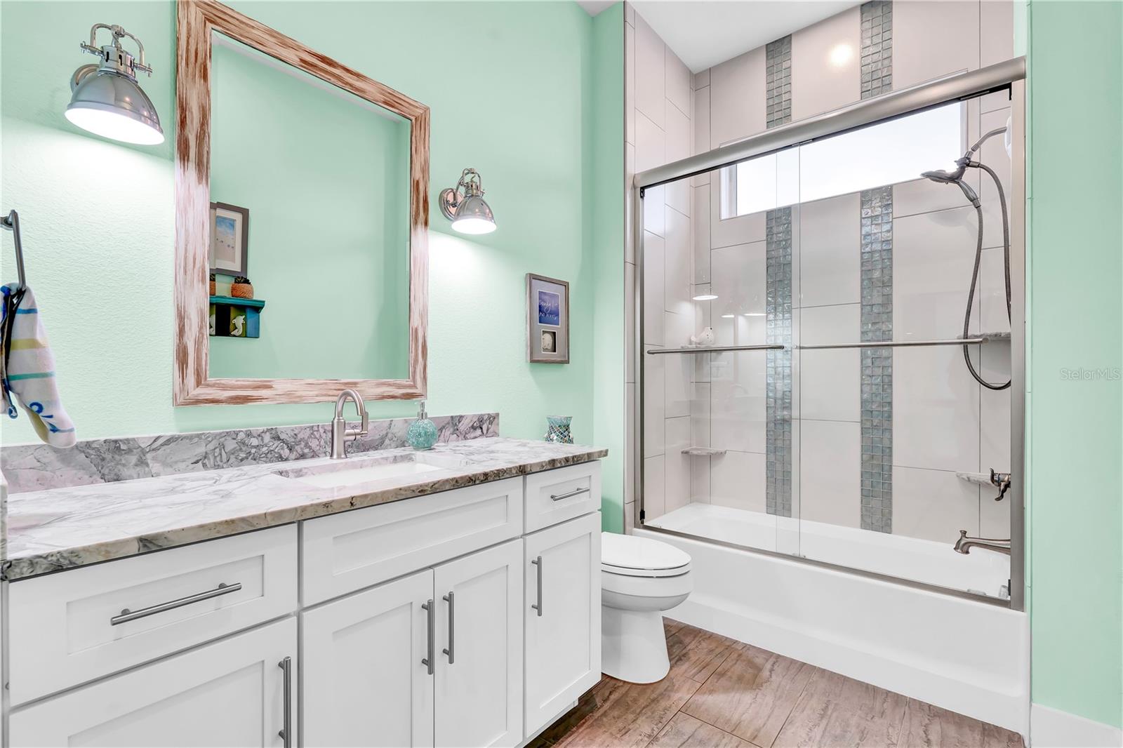 GOLDEN BEACH - Residential