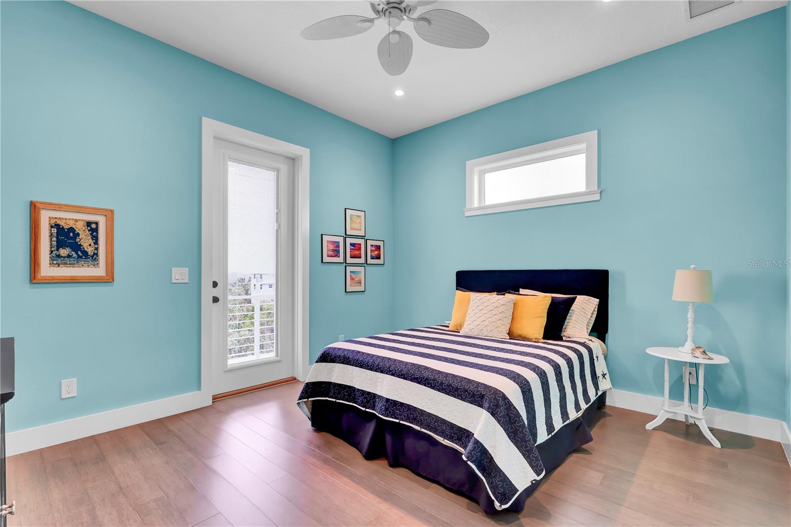 GOLDEN BEACH - Residential