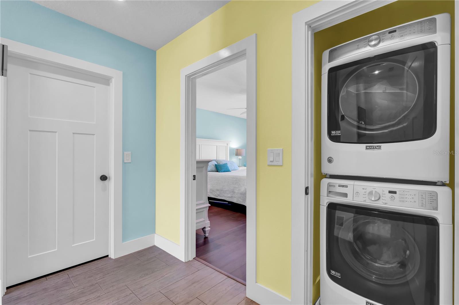 GOLDEN BEACH - Residential