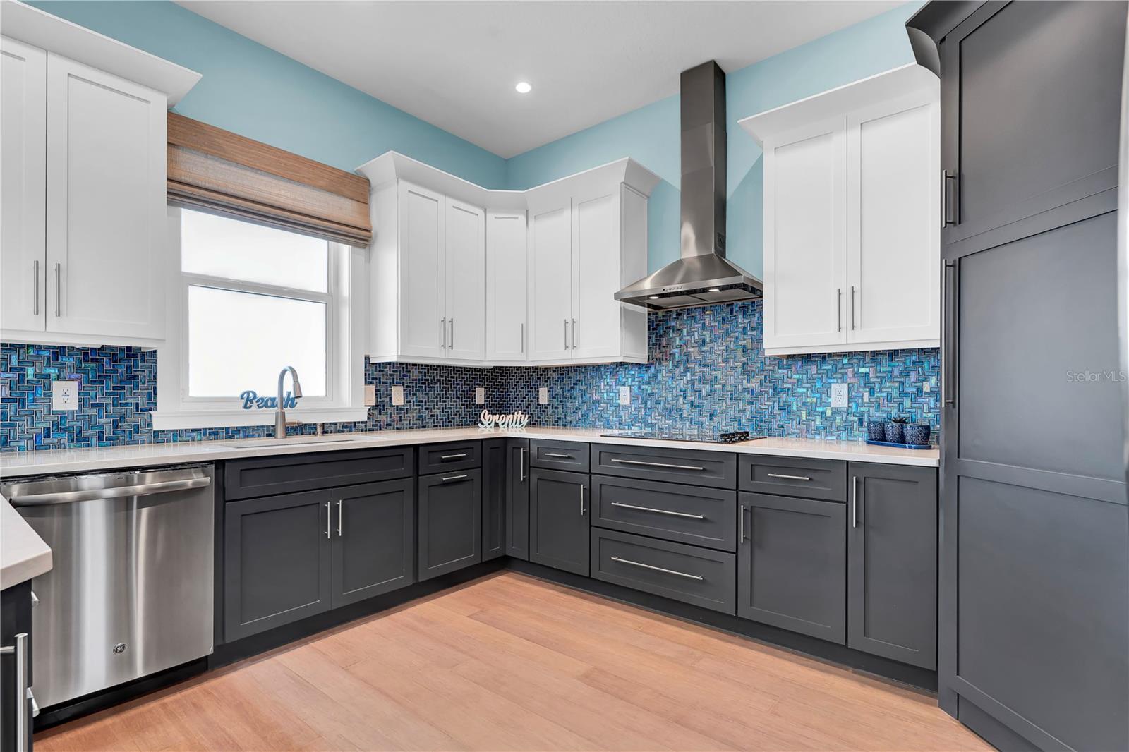 GOLDEN BEACH - Residential