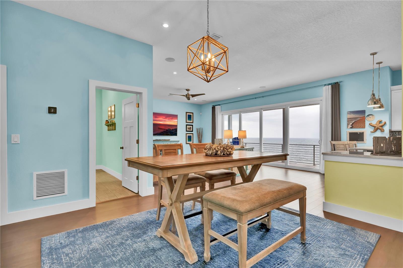 GOLDEN BEACH - Residential