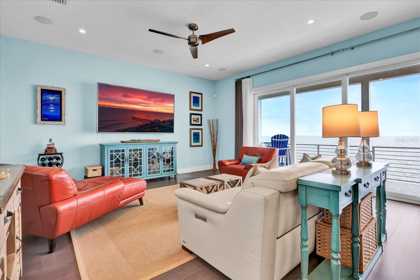 GOLDEN BEACH - Residential