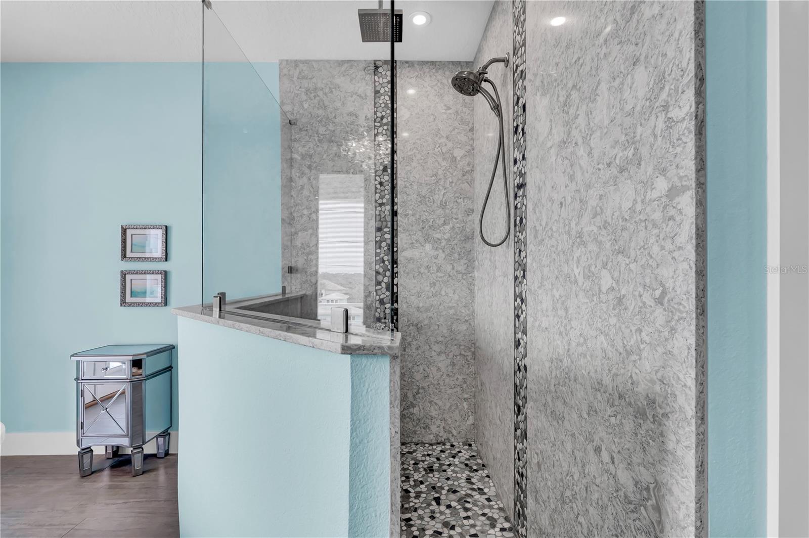 GOLDEN BEACH - Residential