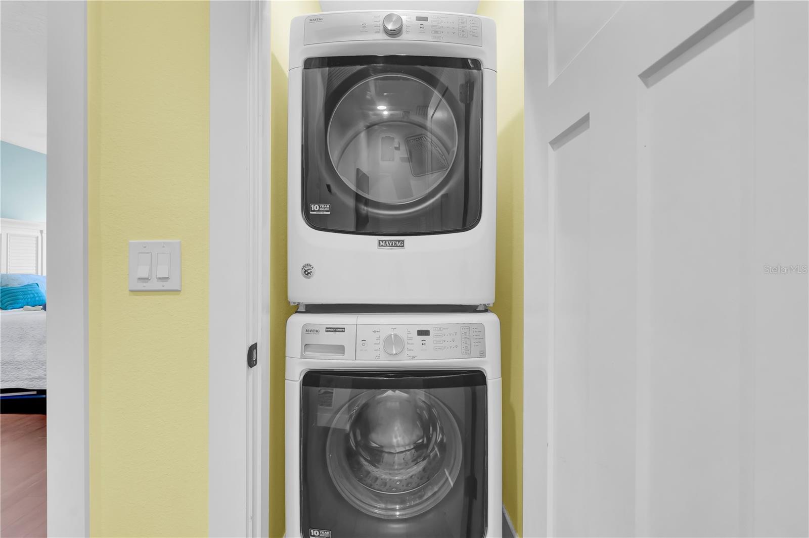 GOLDEN BEACH - Residential