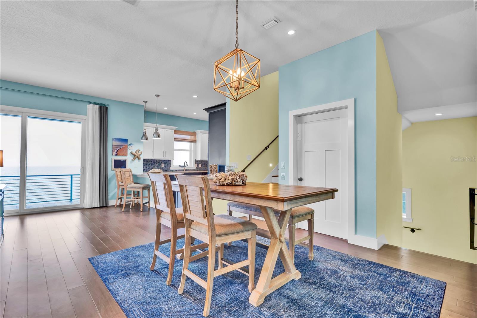 GOLDEN BEACH - Residential