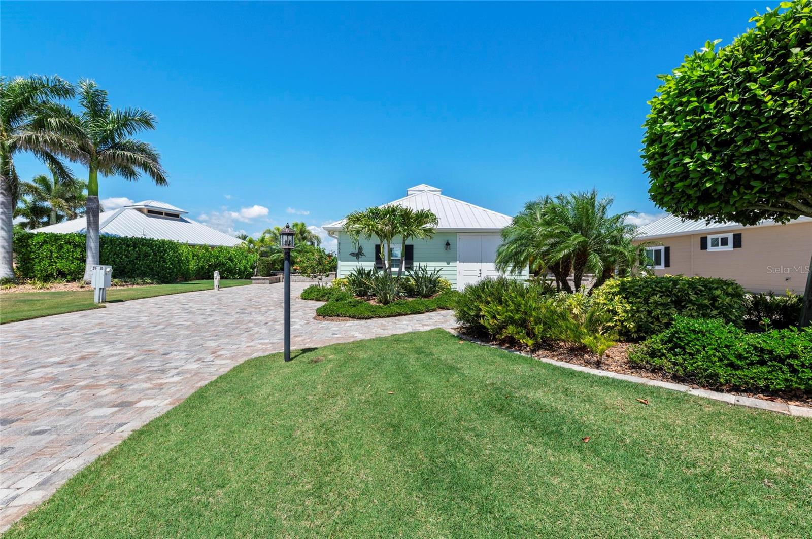 THRONTON CRK MOTORCOACH RESIDENCE - Residential