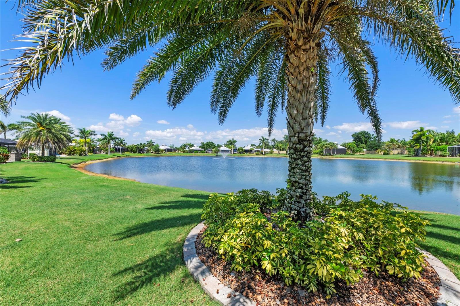 THRONTON CRK MOTORCOACH RESIDENCE - Residential