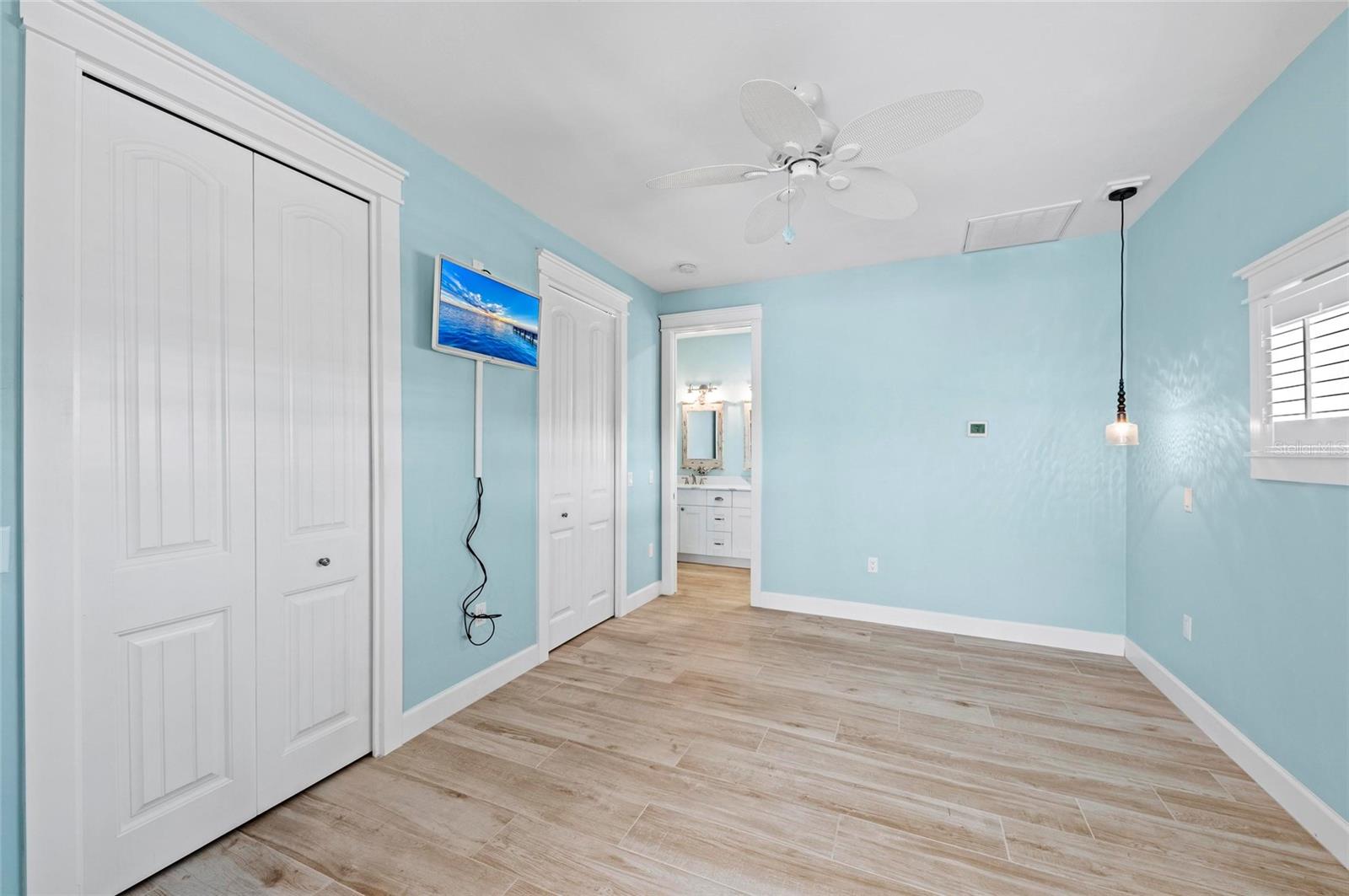 THRONTON CRK MOTORCOACH RESIDENCE - Residential