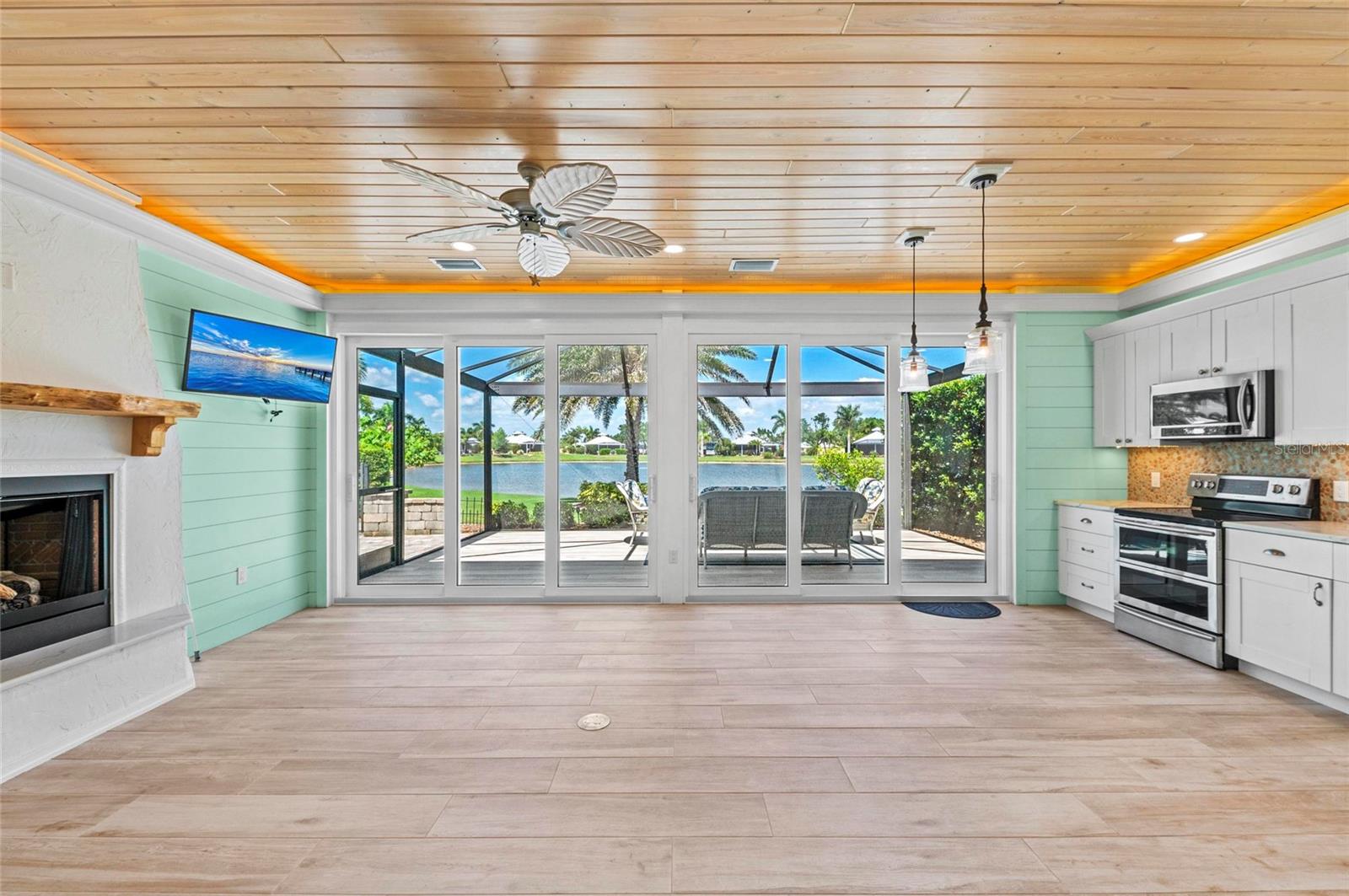 THRONTON CRK MOTORCOACH RESIDENCE - Residential