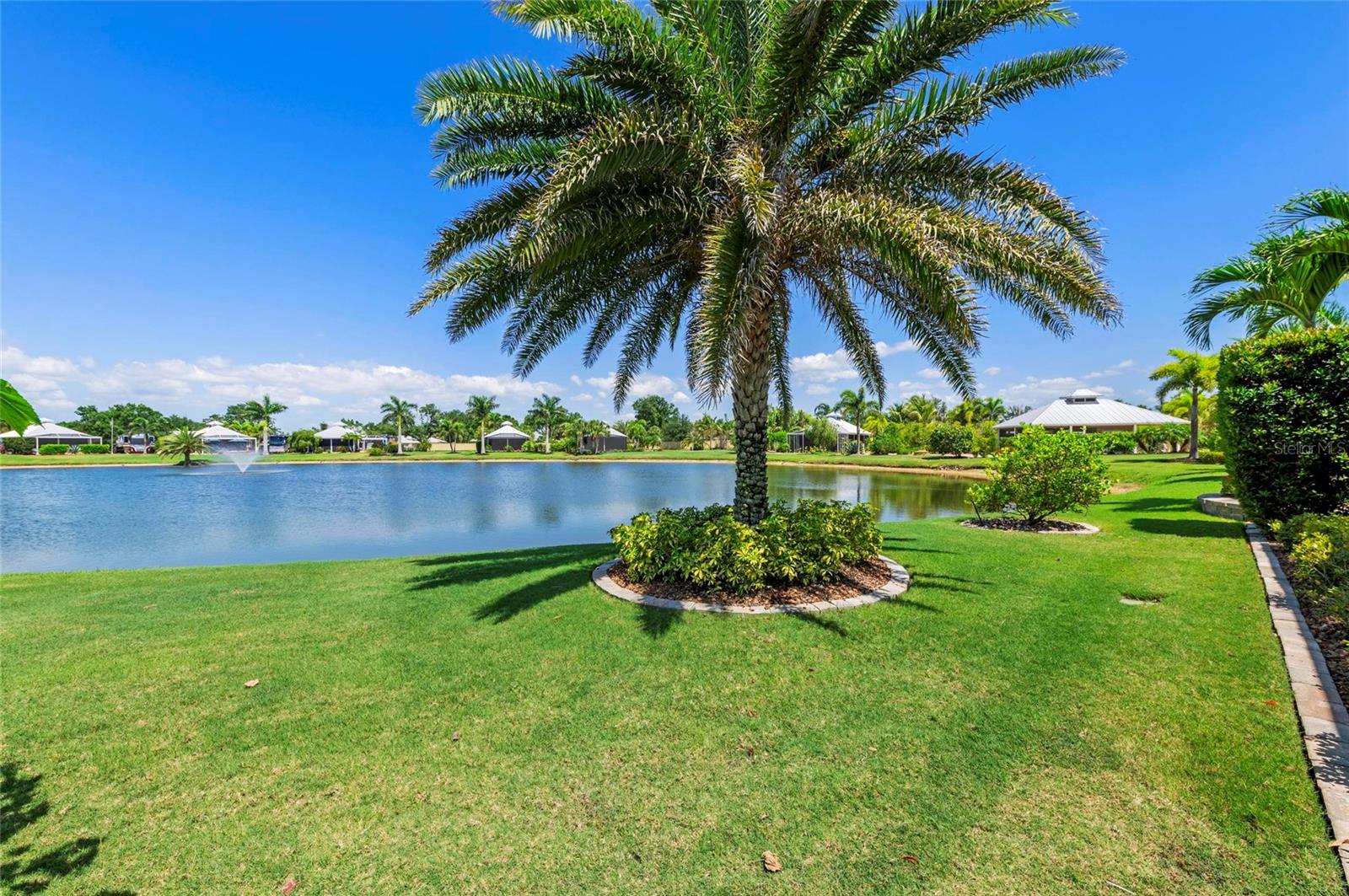 THRONTON CRK MOTORCOACH RESIDENCE - Residential