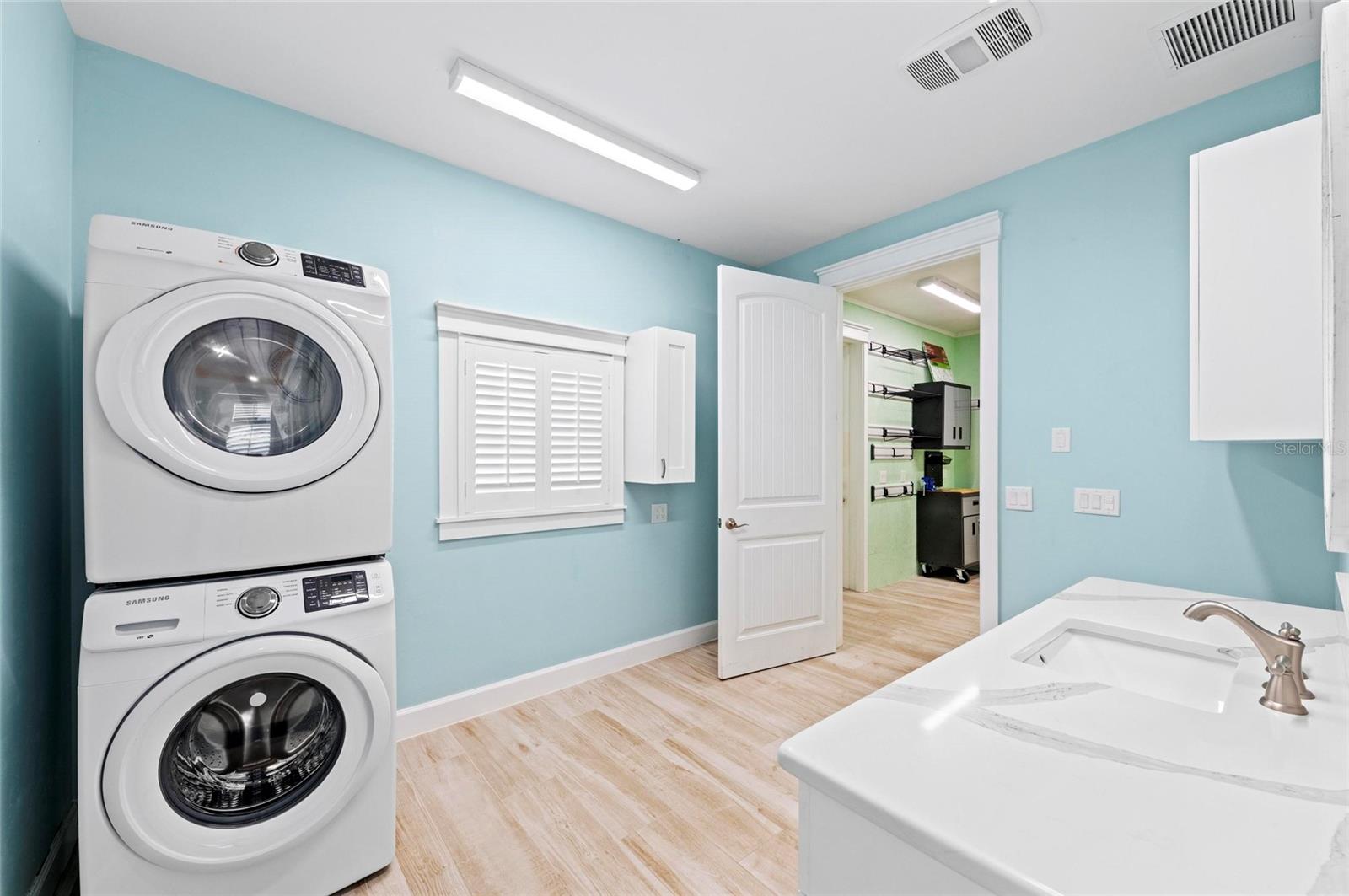 THRONTON CRK MOTORCOACH RESIDENCE - Residential