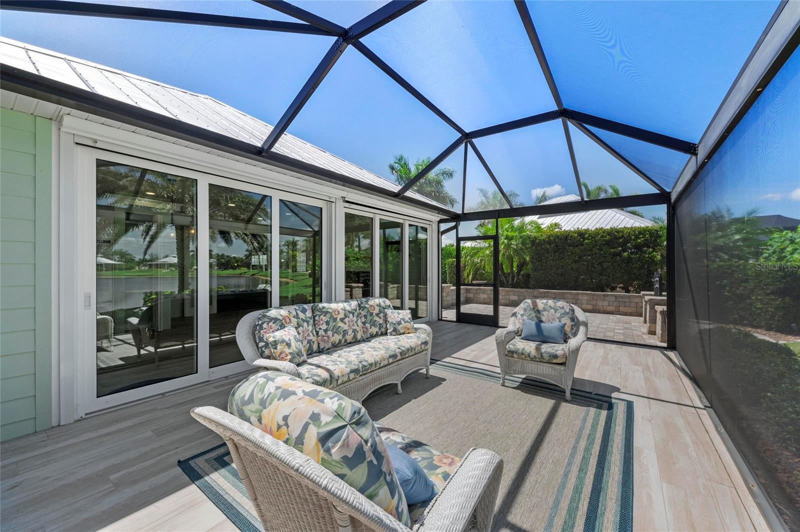 THRONTON CRK MOTORCOACH RESIDENCE - Residential