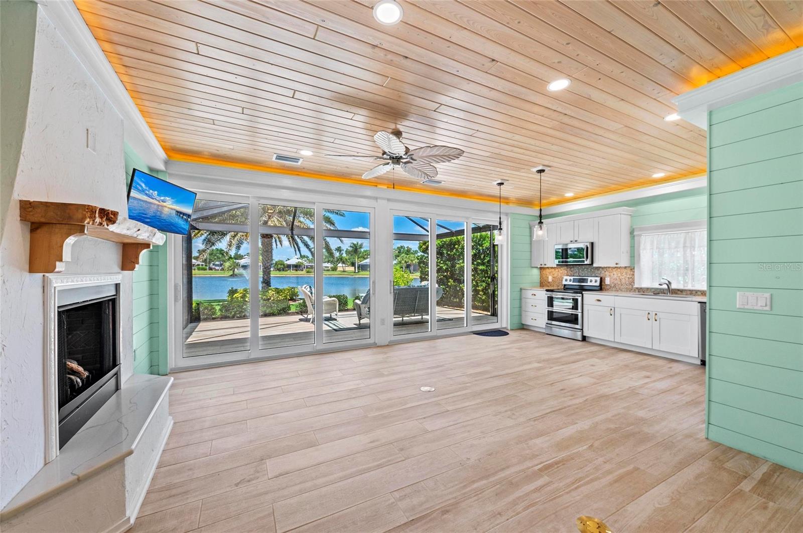 THRONTON CRK MOTORCOACH RESIDENCE - Residential