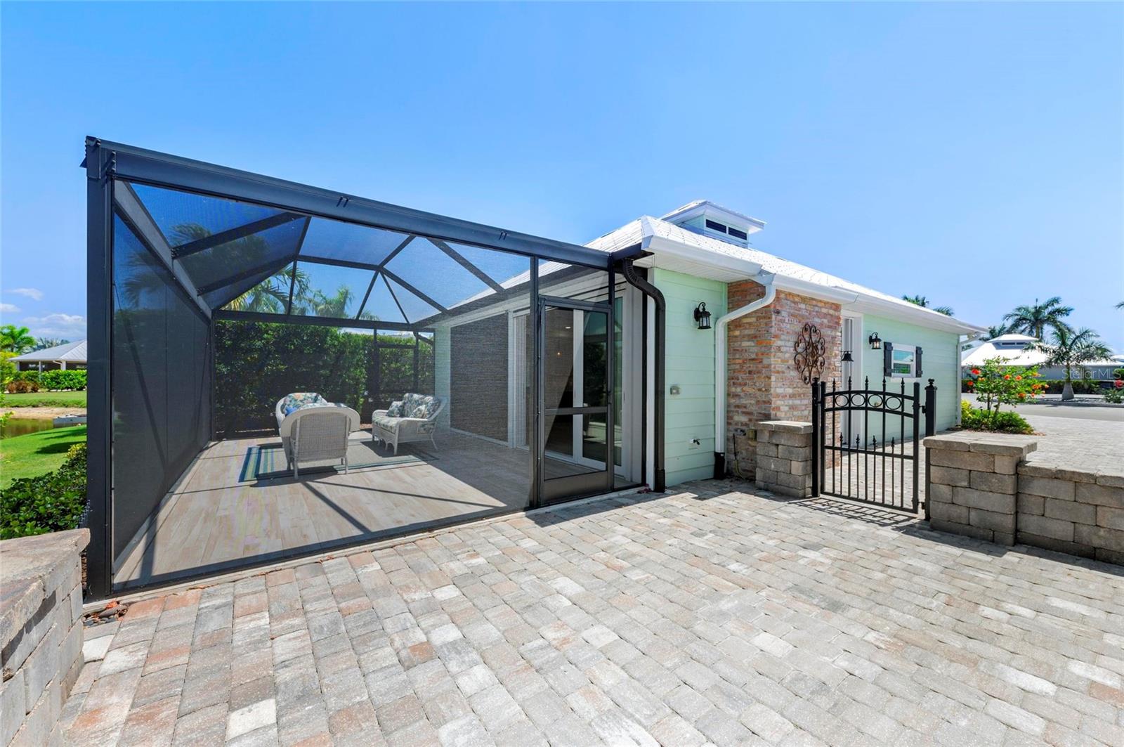 THRONTON CRK MOTORCOACH RESIDENCE - Residential