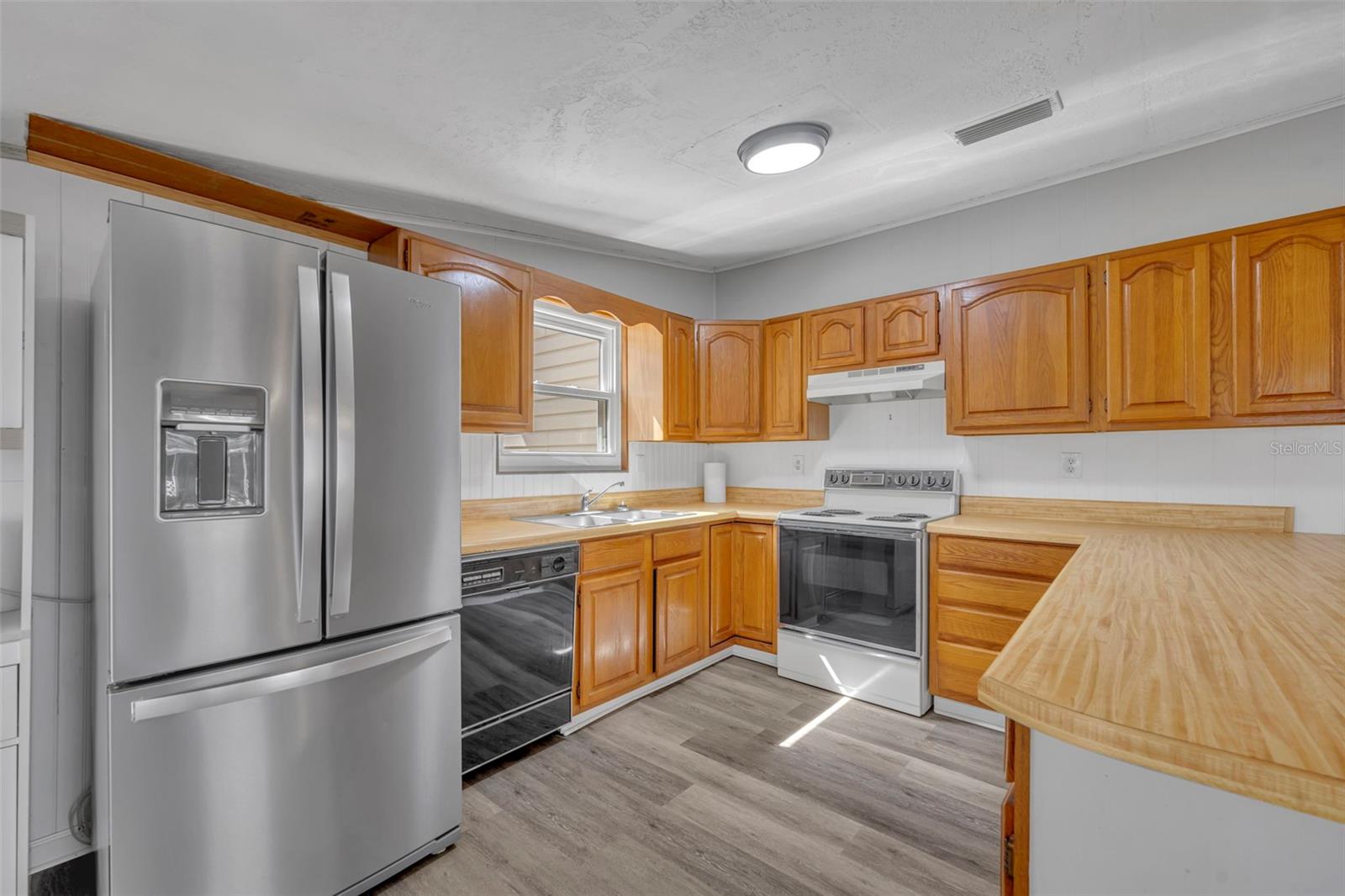 LONG LAKE - Residential