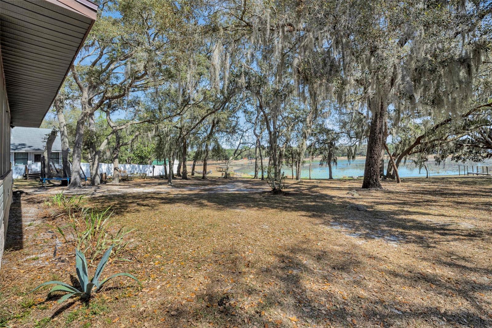 LONG LAKE - Residential