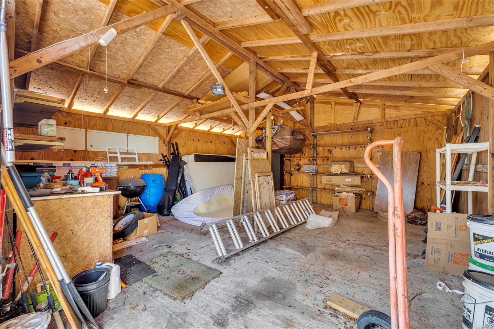 LONG LAKE - Residential