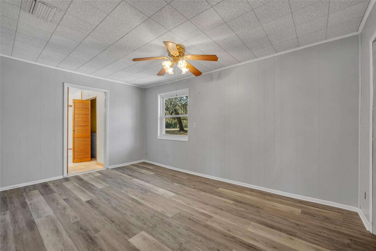 LONG LAKE - Residential