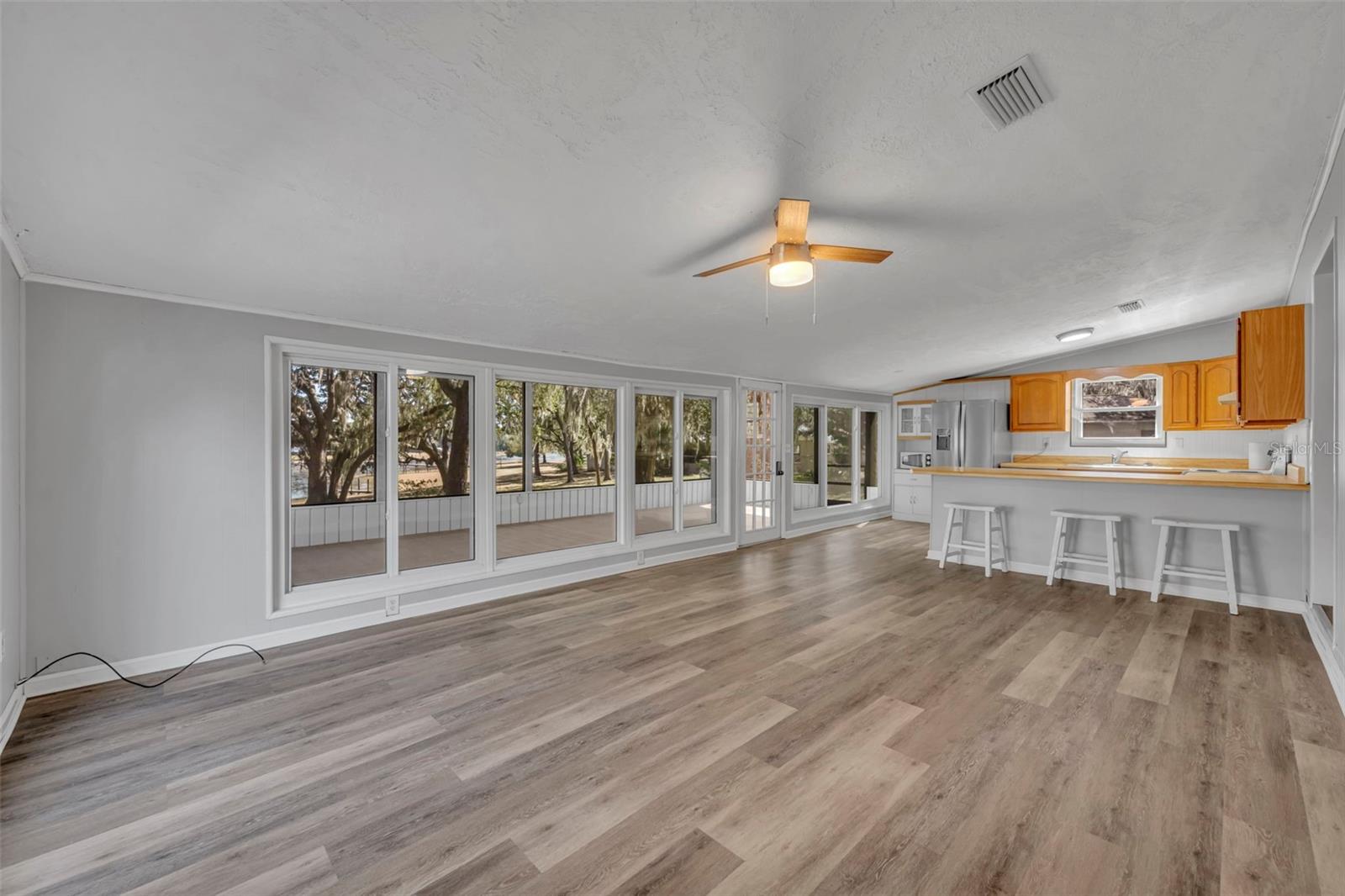 LONG LAKE - Residential