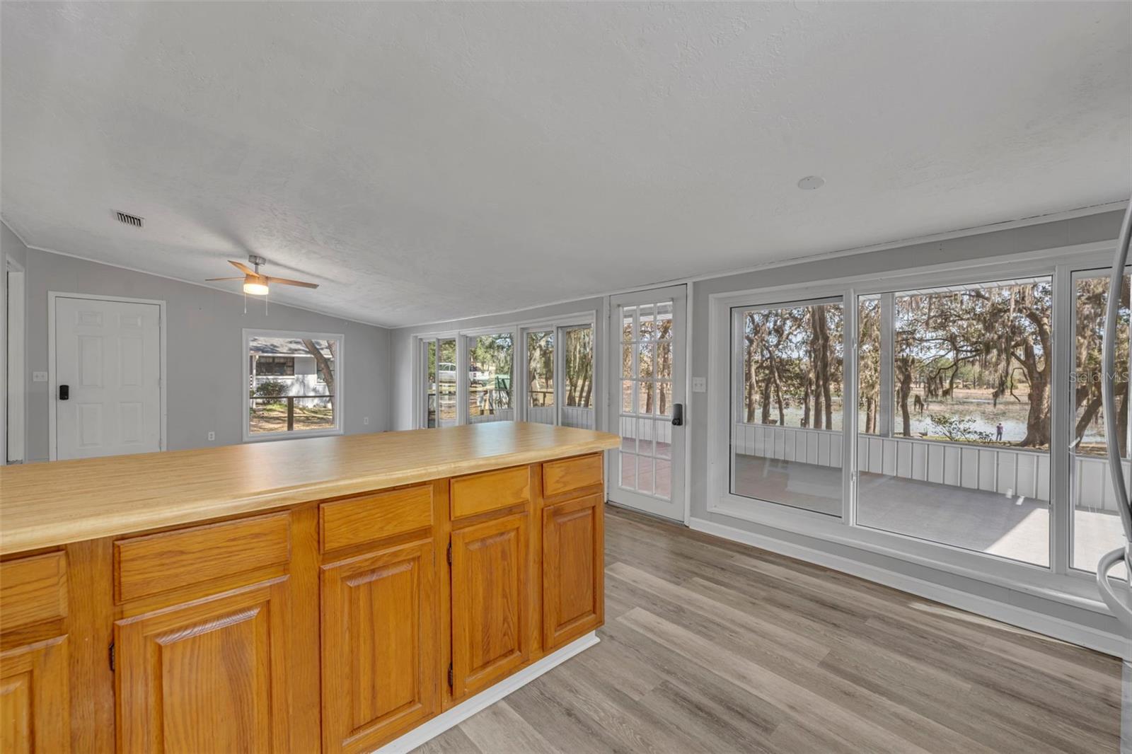 LONG LAKE - Residential