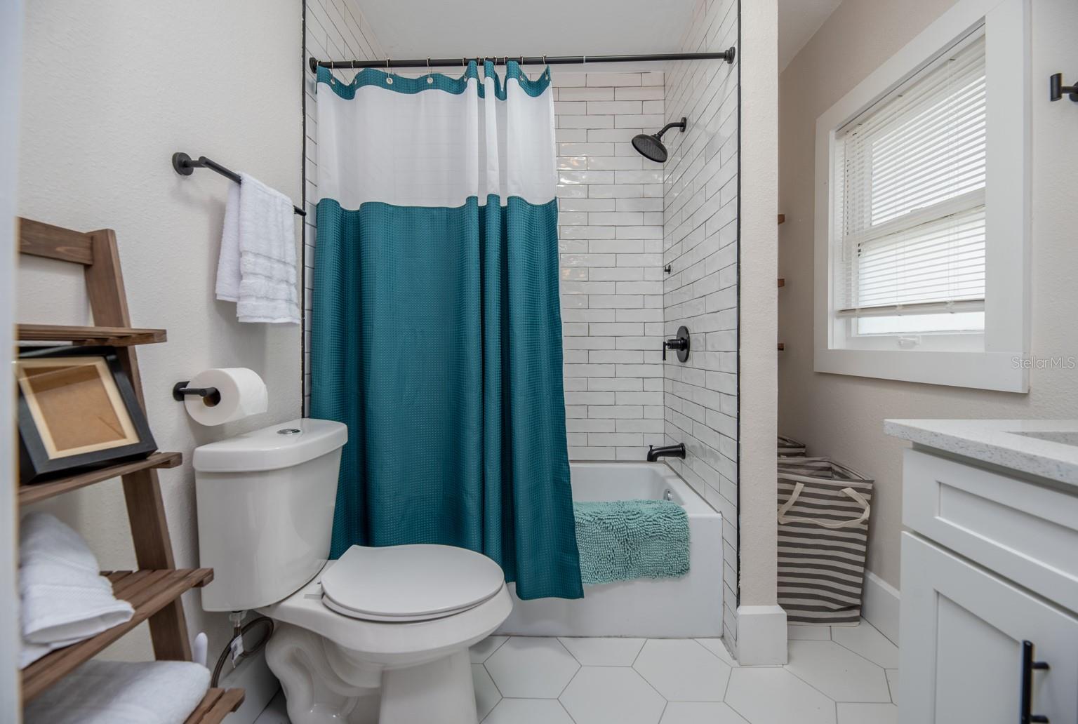 EDINA GARDEN OF EDEN - Residential Income