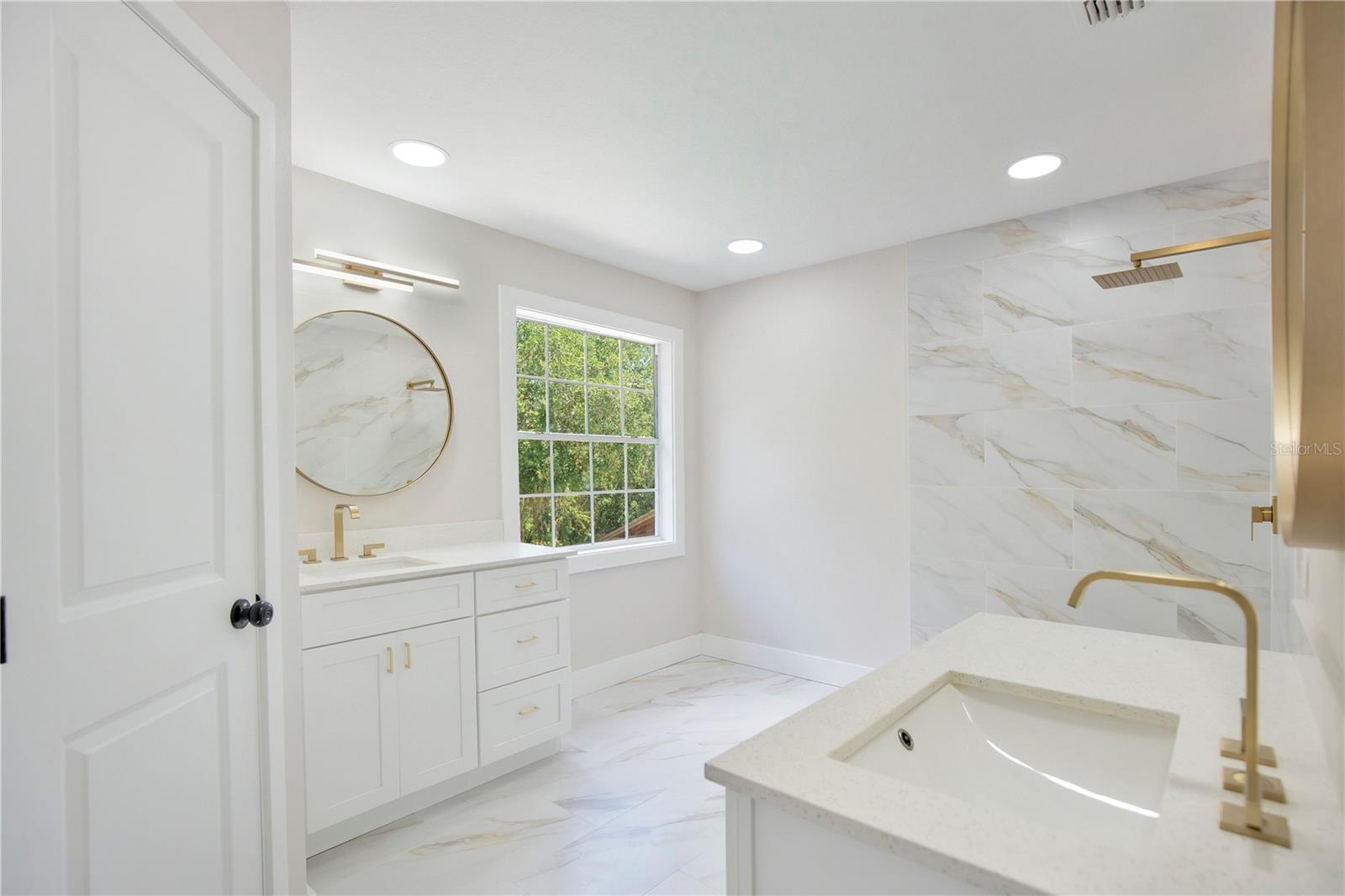 LIVE OAK ESTATES - Residential