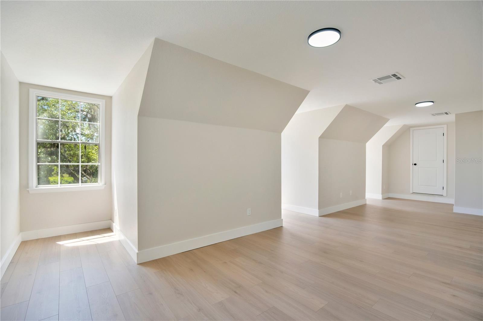 LIVE OAK ESTATES - Residential