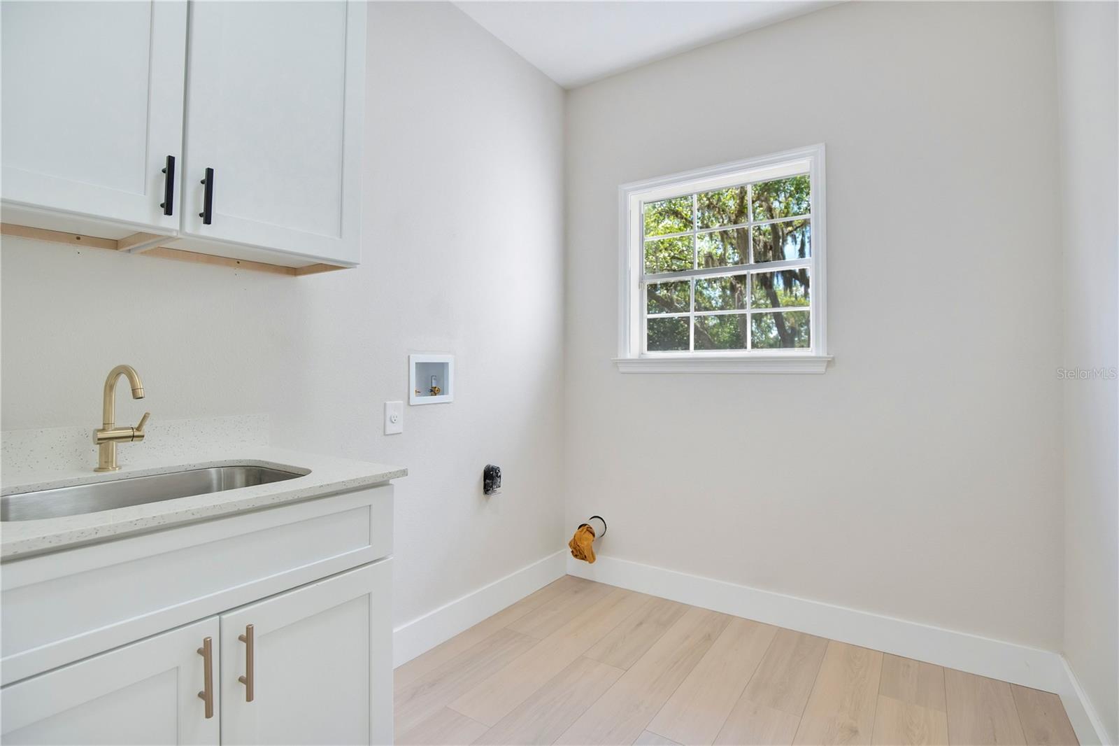 LIVE OAK ESTATES - Residential