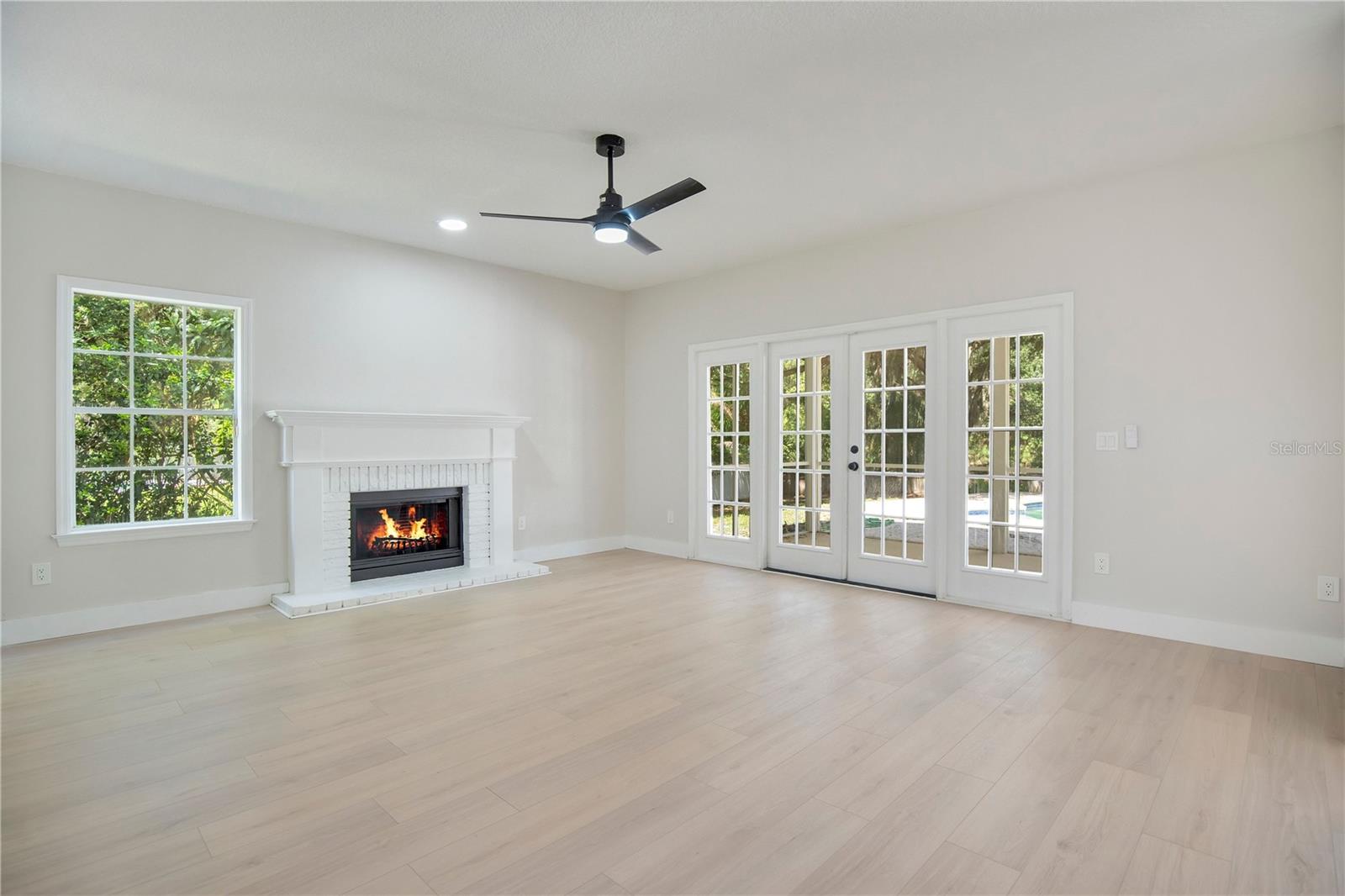 LIVE OAK ESTATES - Residential