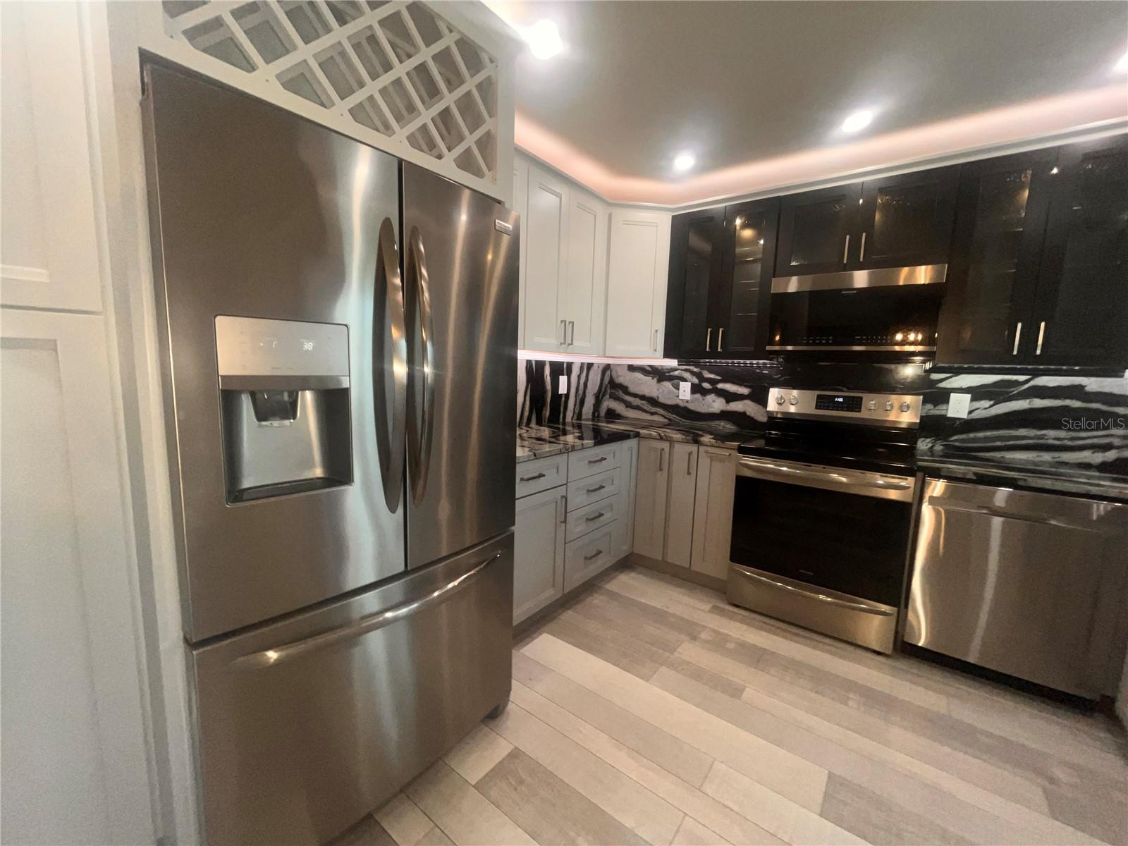 WATERSIDE AT COQUINA KEY SOUTH - Residential