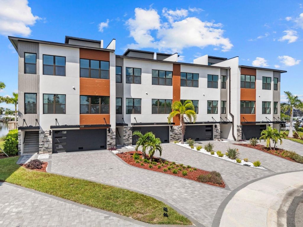 Photo of 777 Gran Kaymen Way, Apollo Beach, FL 33572 (MLS # TB8505342)