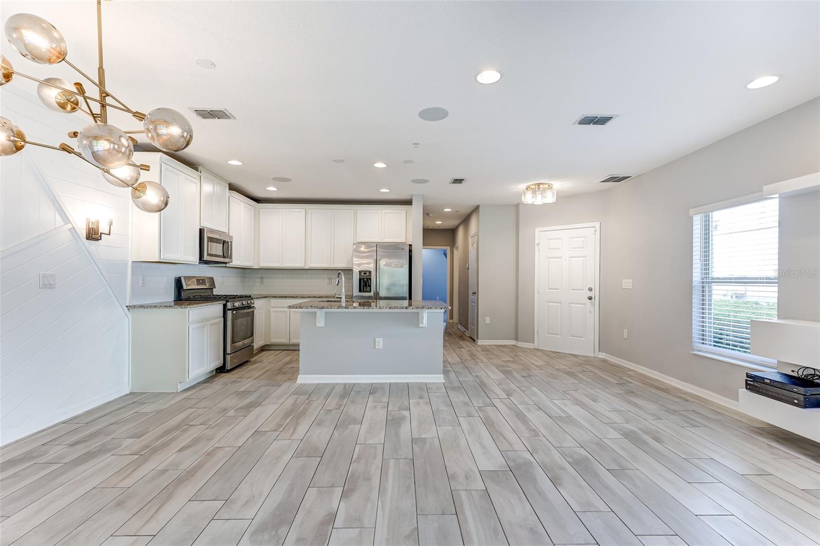 220 EVERTREE LOOP