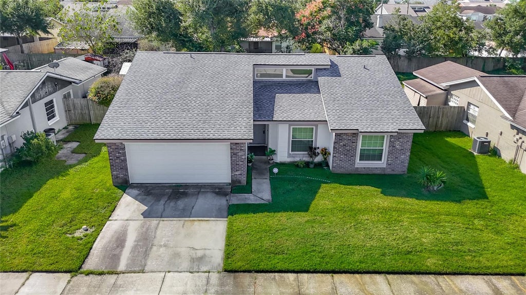 Photo of 620 Stillview Circle, Brandon, FL 33510 (MLS # TB8558513)