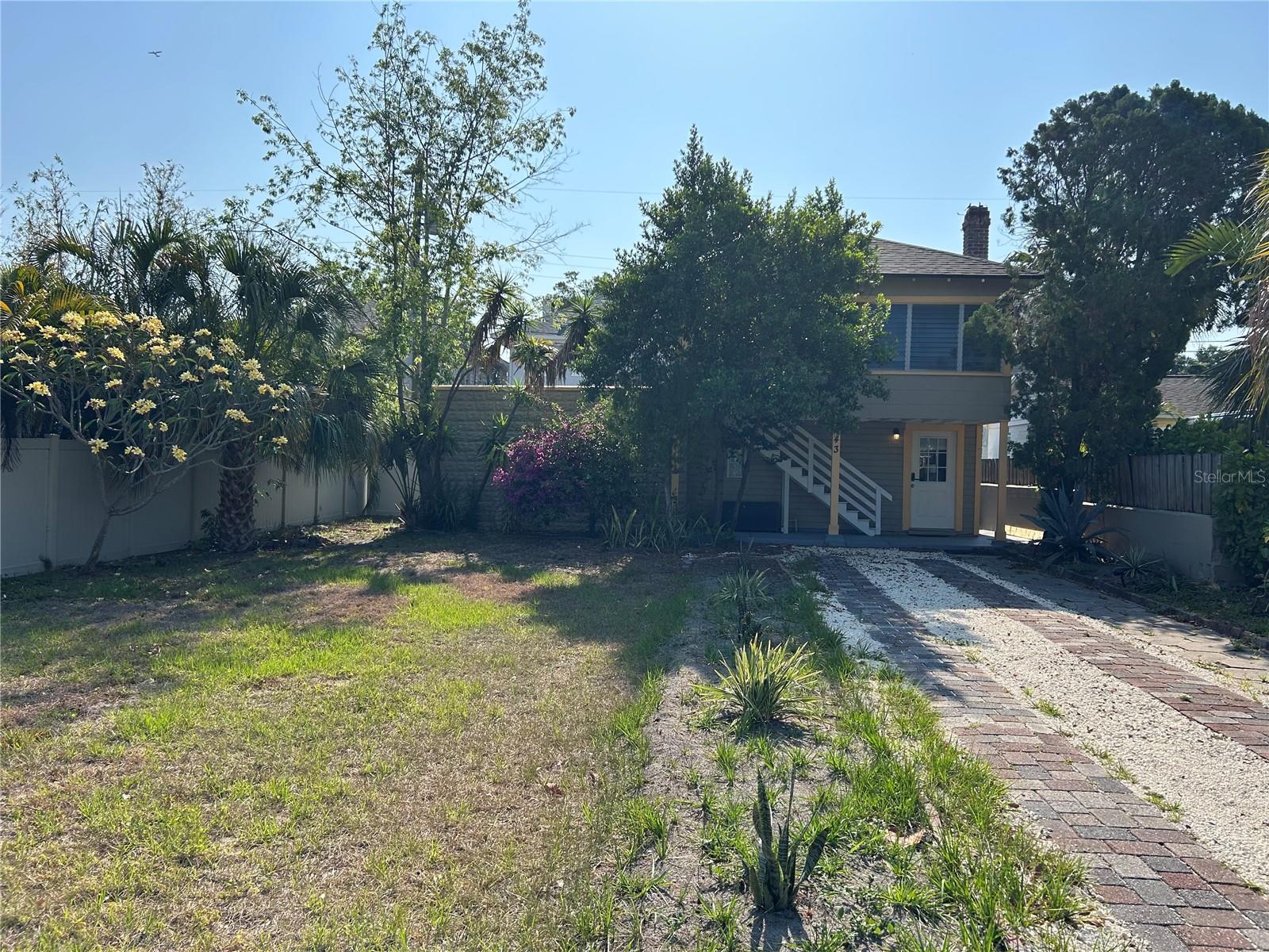 943 7TH STREET N