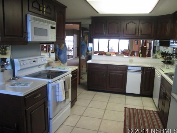 Marina Point Ph 01 Condo - Residential