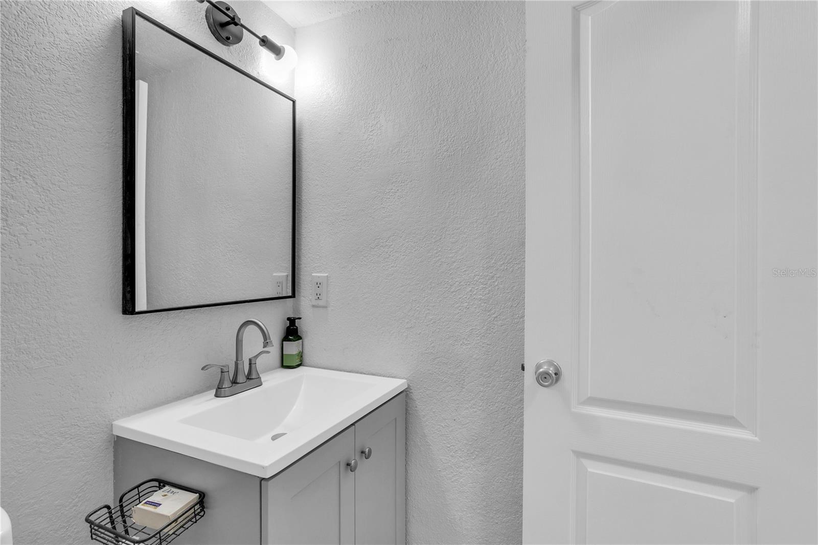 THE HAMPTONS AT BRANDON A CONDO - Residential Lease