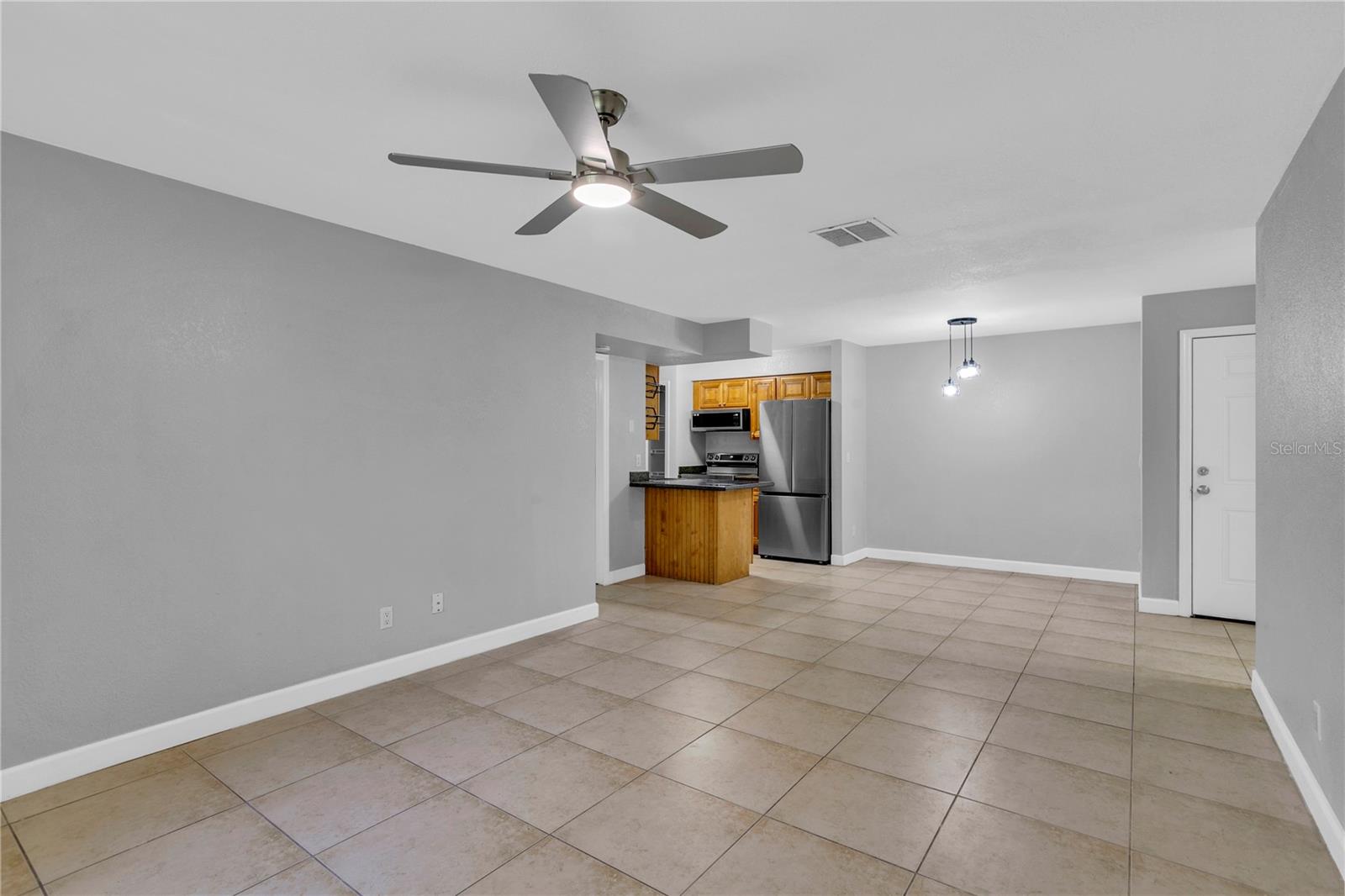 THE HAMPTONS AT BRANDON A CONDO - Residential Lease