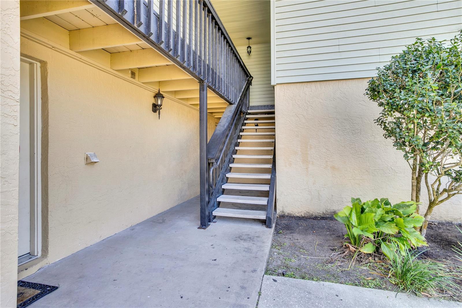 THE HAMPTONS AT BRANDON A CONDO - Residential Lease