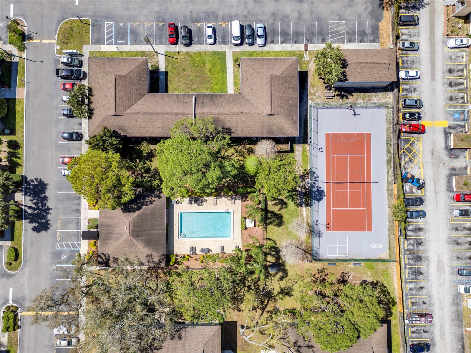 THE HAMPTONS AT BRANDON A CONDO - Residential Lease